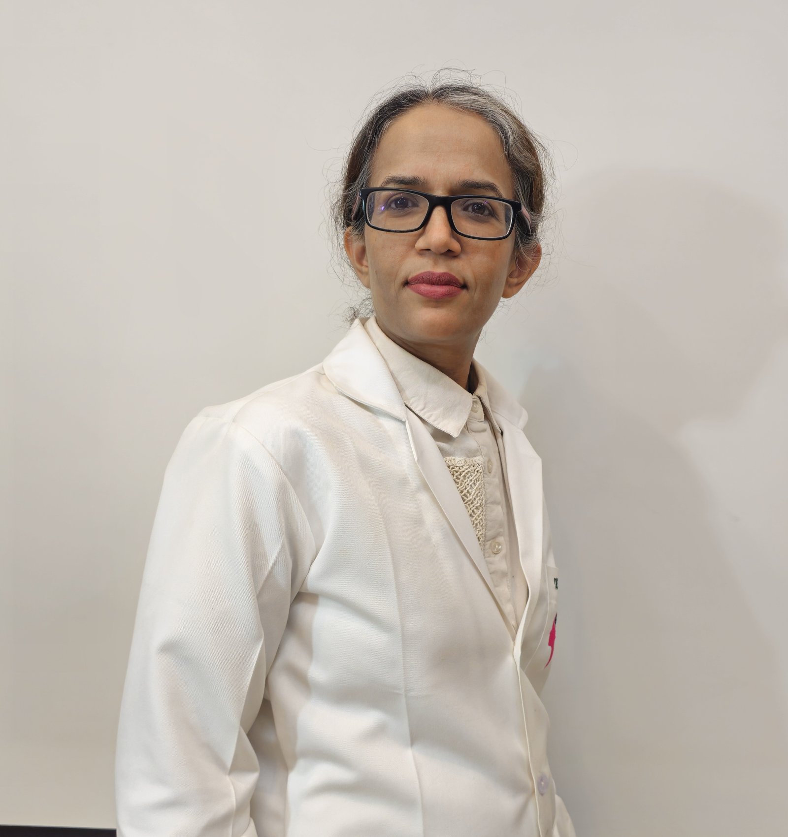 Dr Jasdeep Kaur – Dermatologist and Cosmetologist at Skin Aura Skill Academy